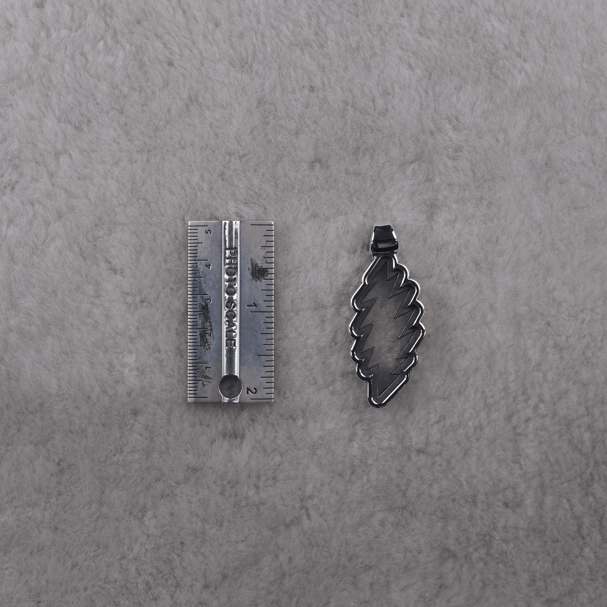 13 Point Deadbolt Pendant - Cutout